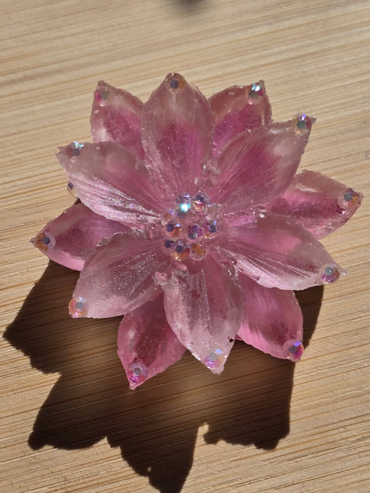 Lapel pin pink flower