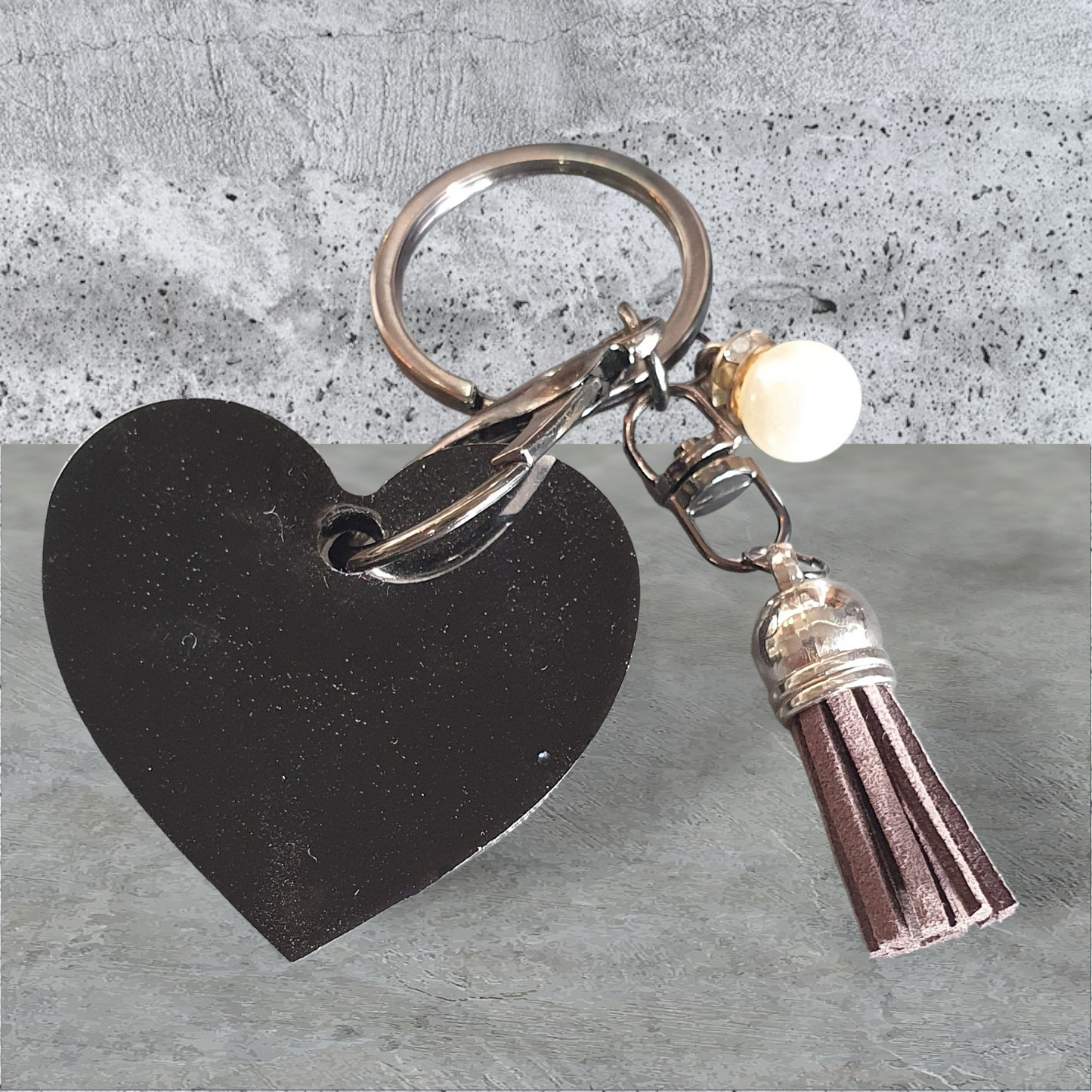 Key Charm Flat Heart Midnight with tassel and pearl