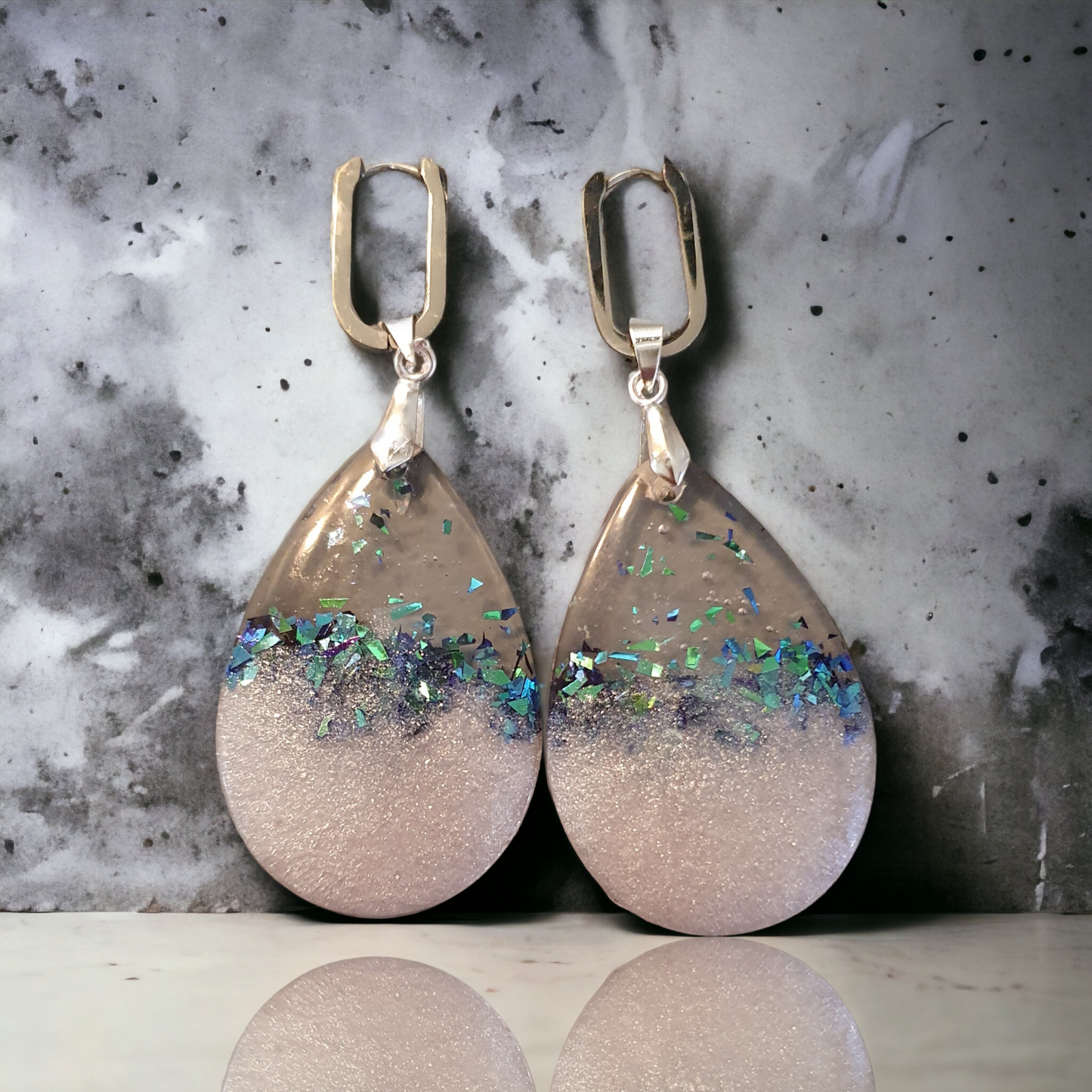 Earrings dangling white shimmer