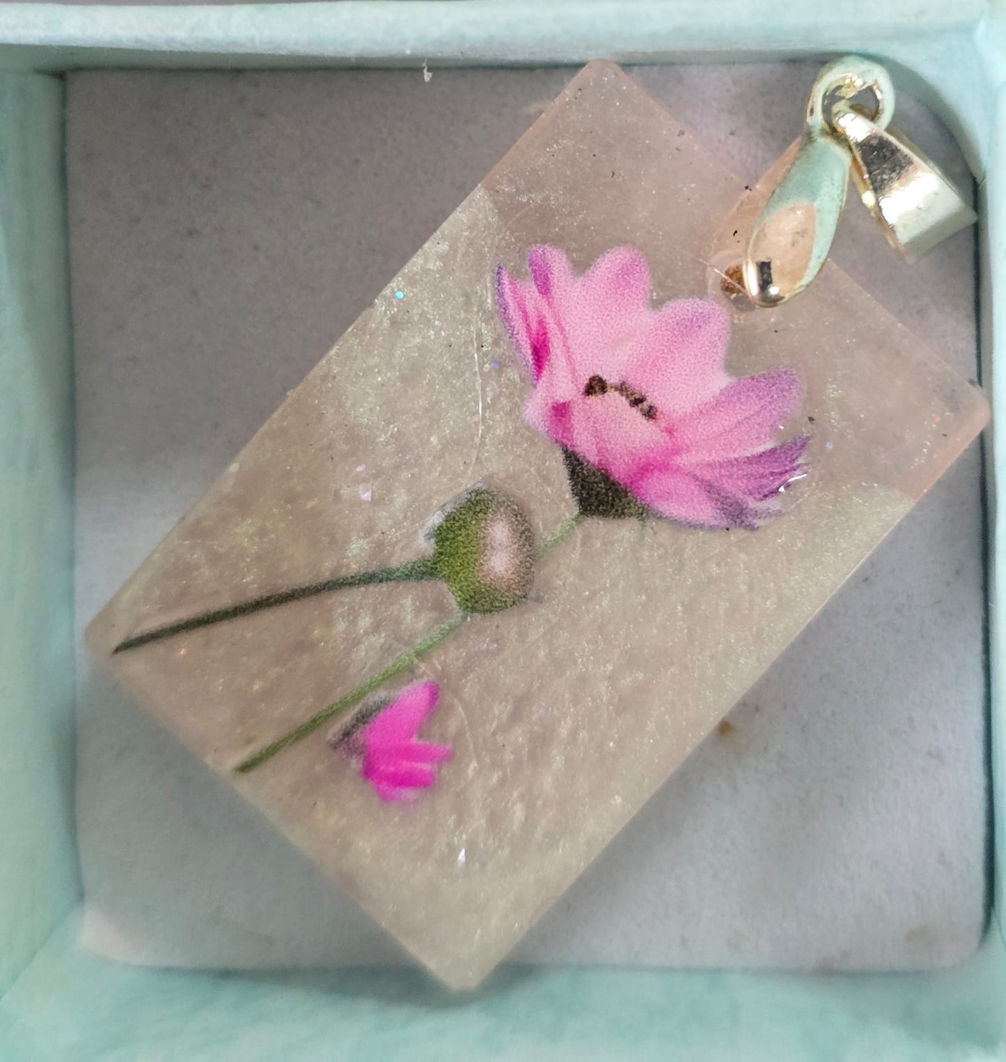 Pendant pearl white with pink flower