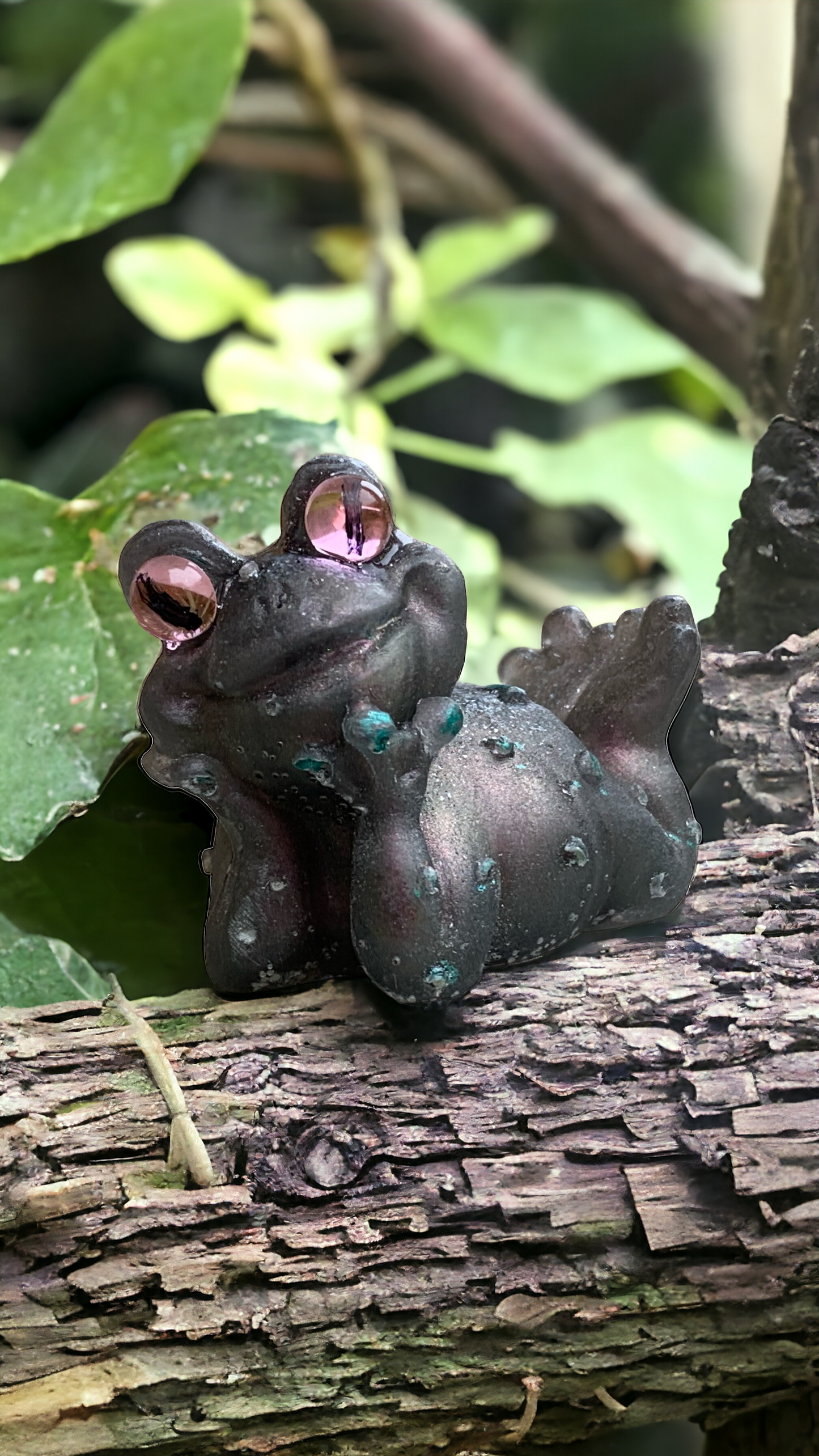Frog Happy - Purple Hue