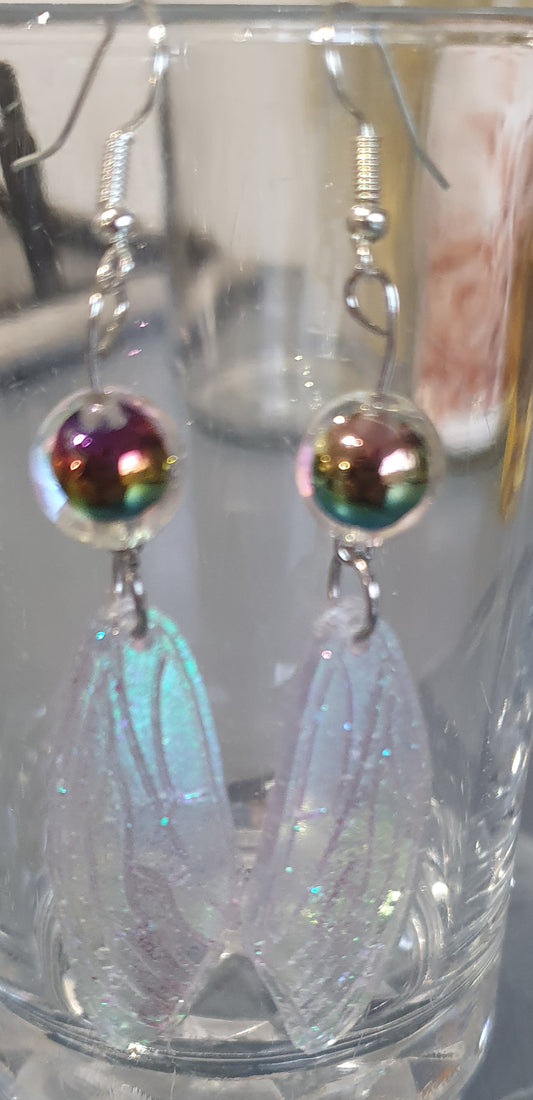 Earrings dangling fairy wings with bead