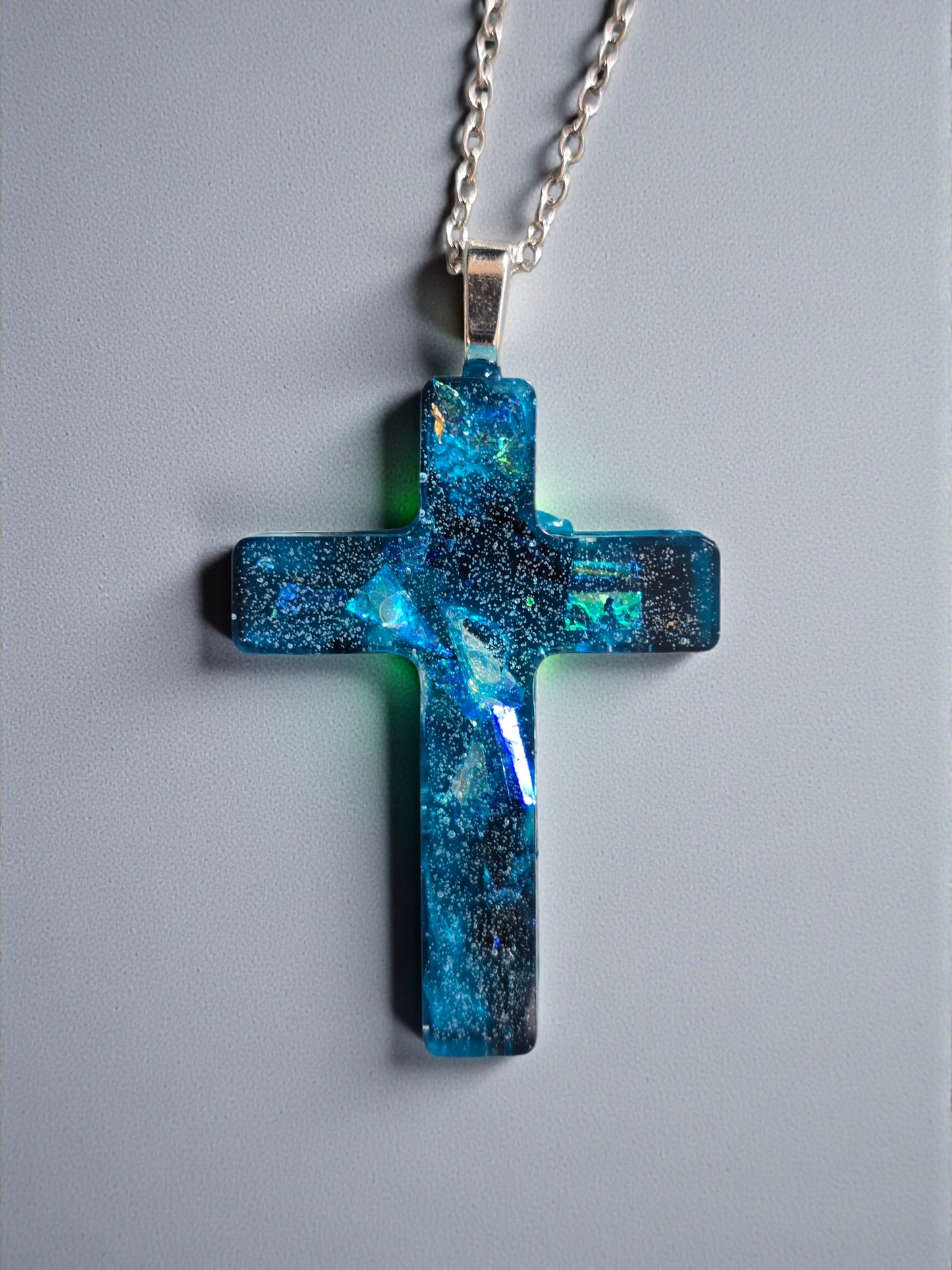 Pendant blue cross