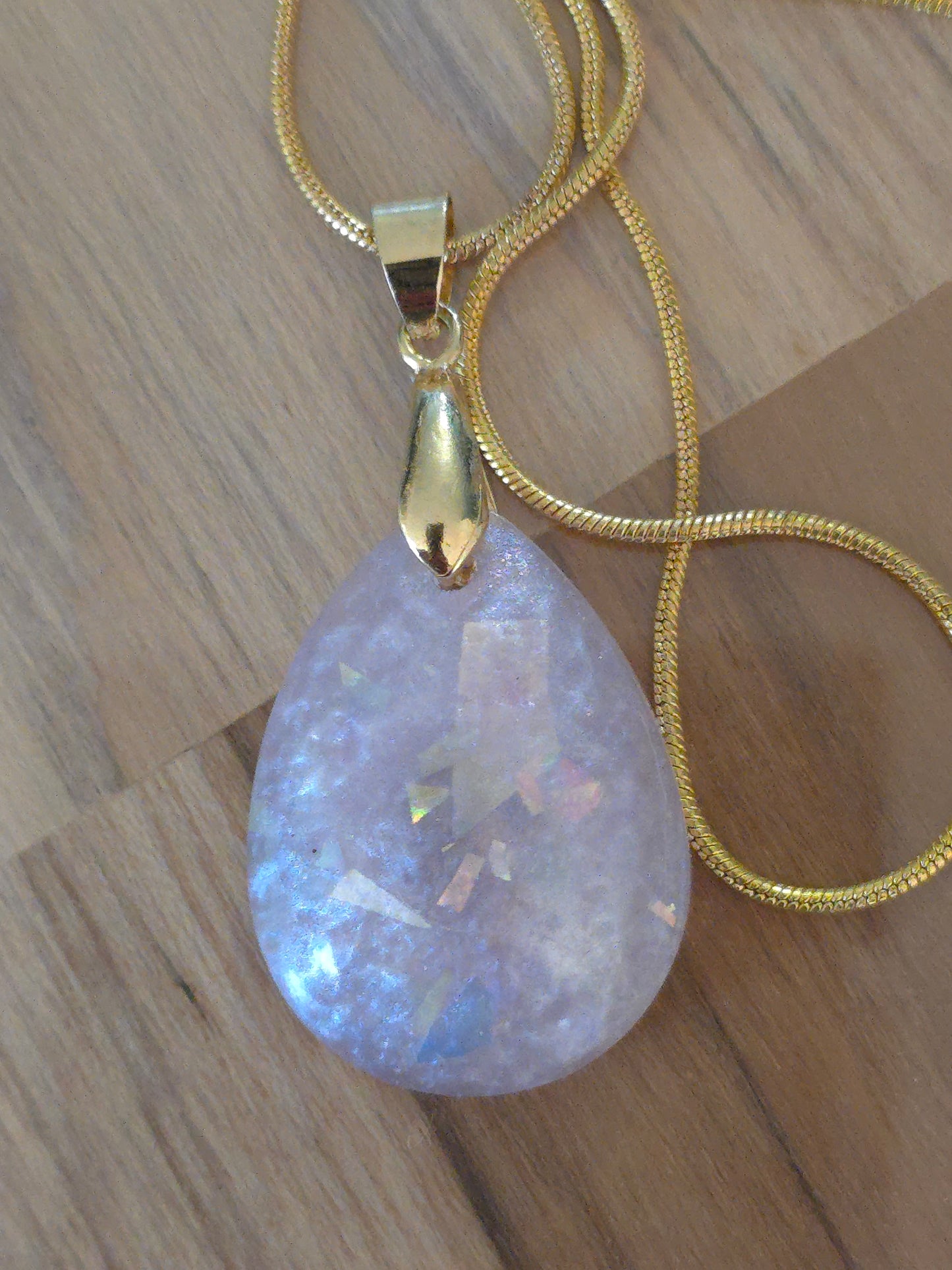 Pendant light pink opal looking with gold chain