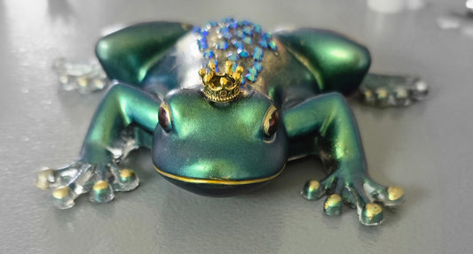 Frog Chic green and gold