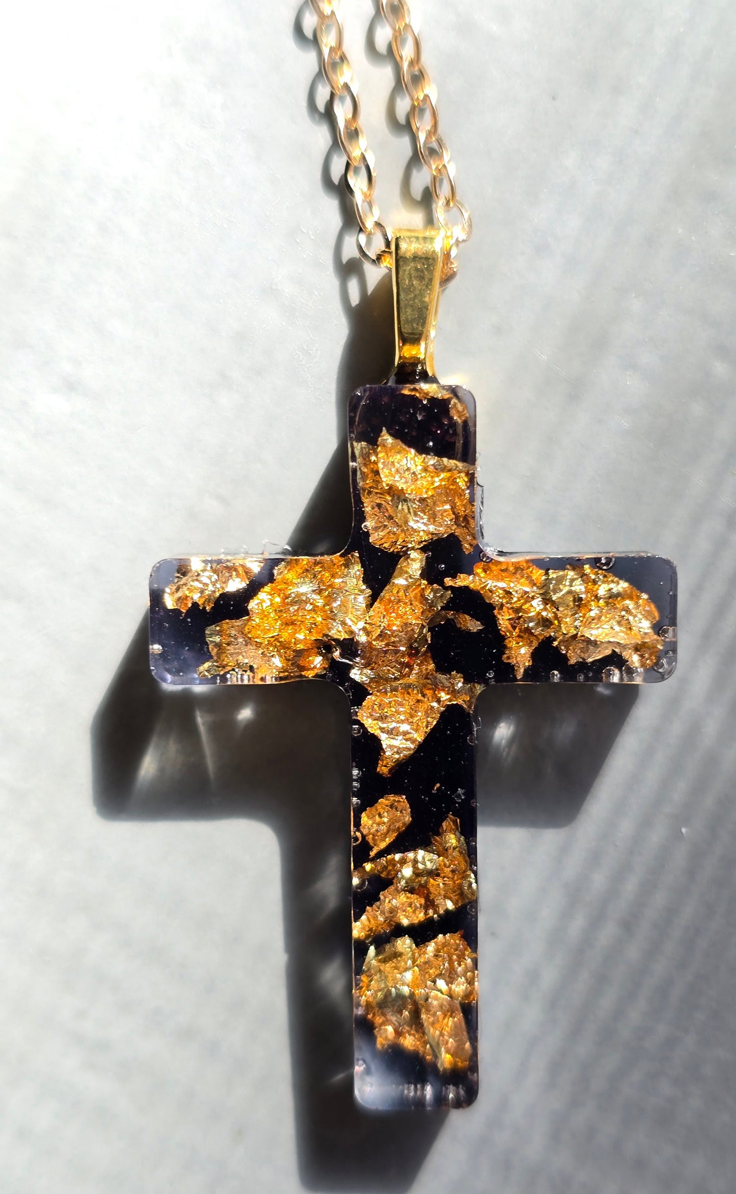 Pendant Cross gold with black