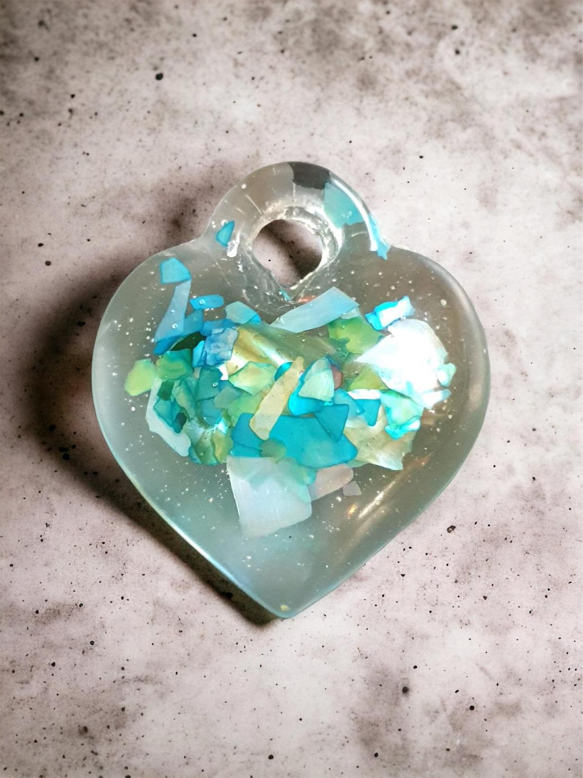 Puffy heart Pendant turquise shell