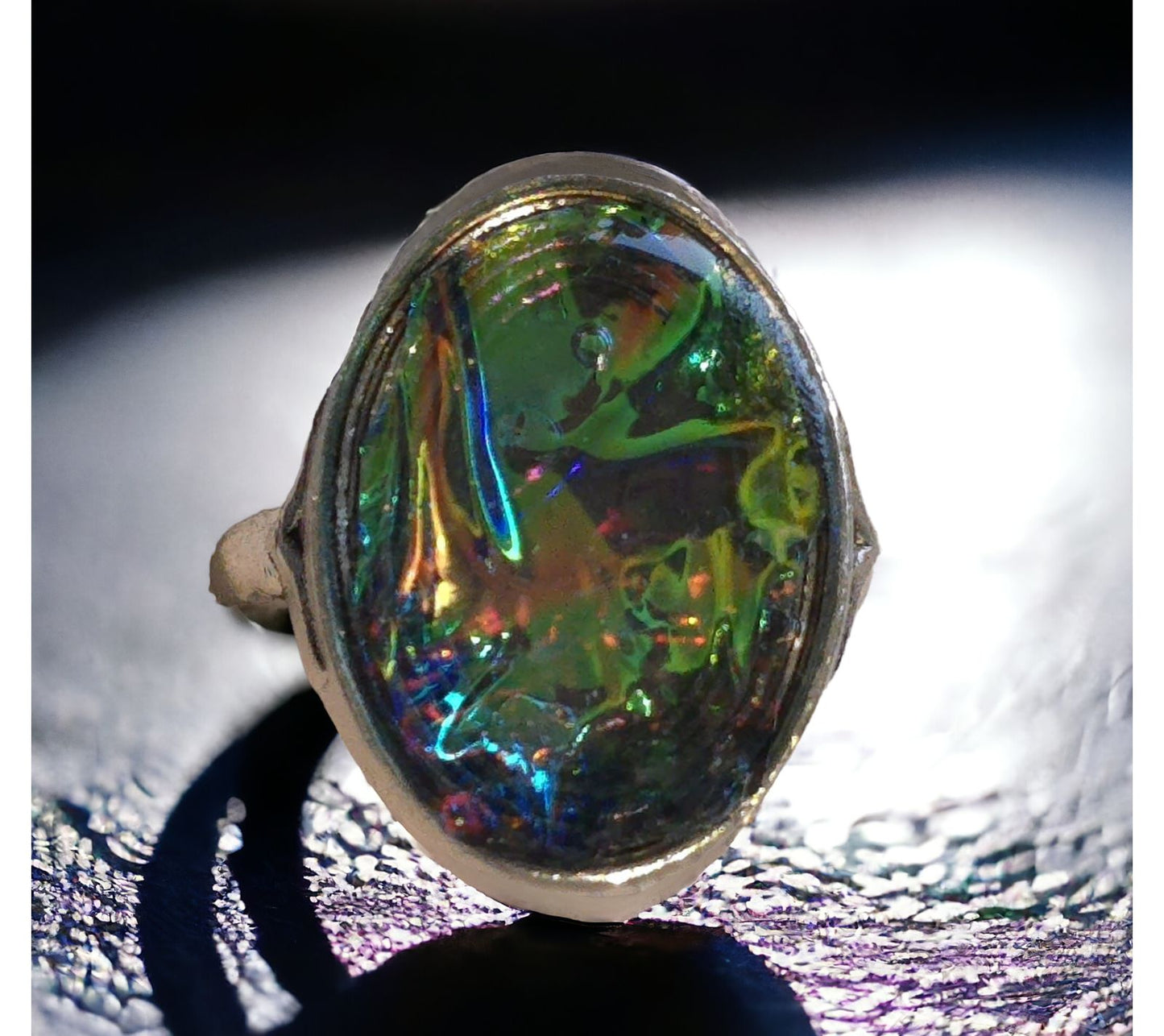 Ring green opal looking