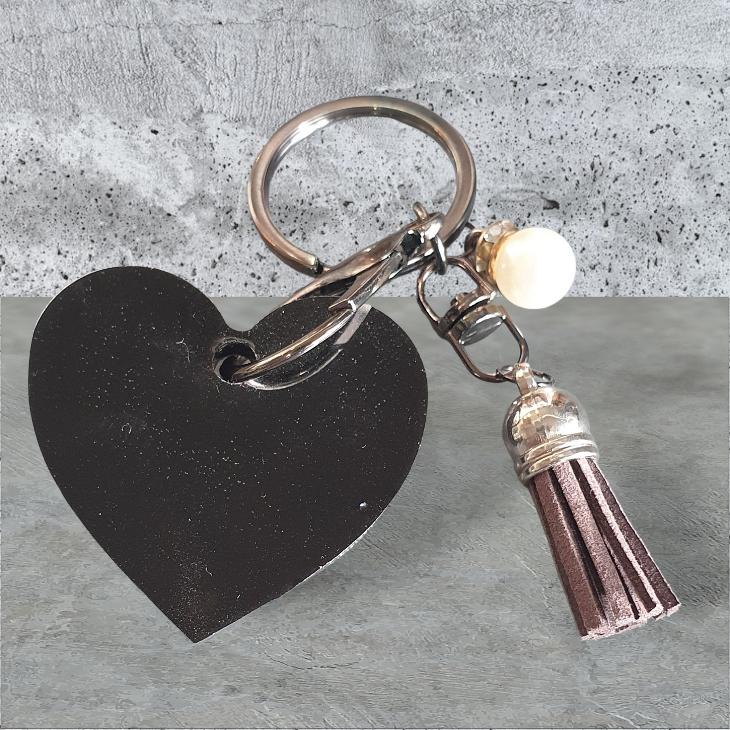 Key Charm Flat Heart Midnight  with tassel and pearl