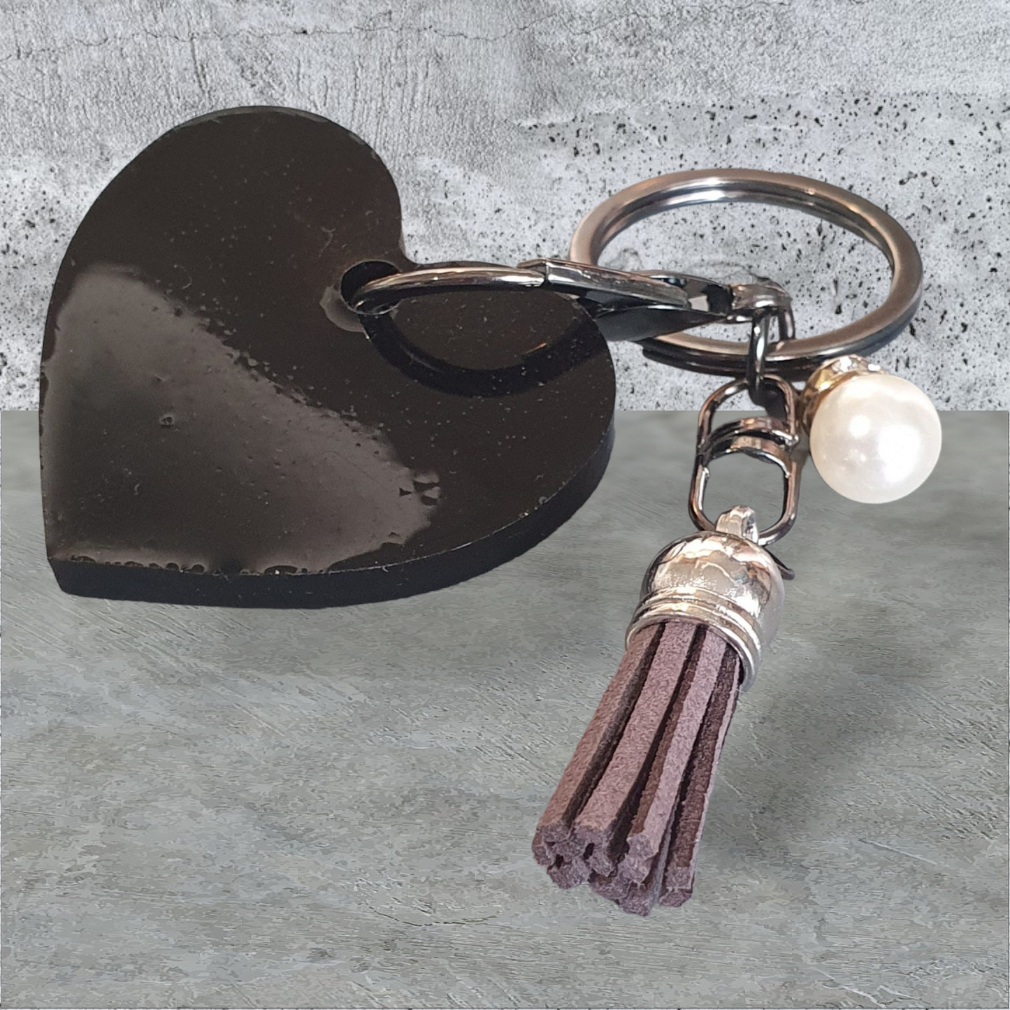 Key Charm Flat Heart Midnight  with tassel and pearl