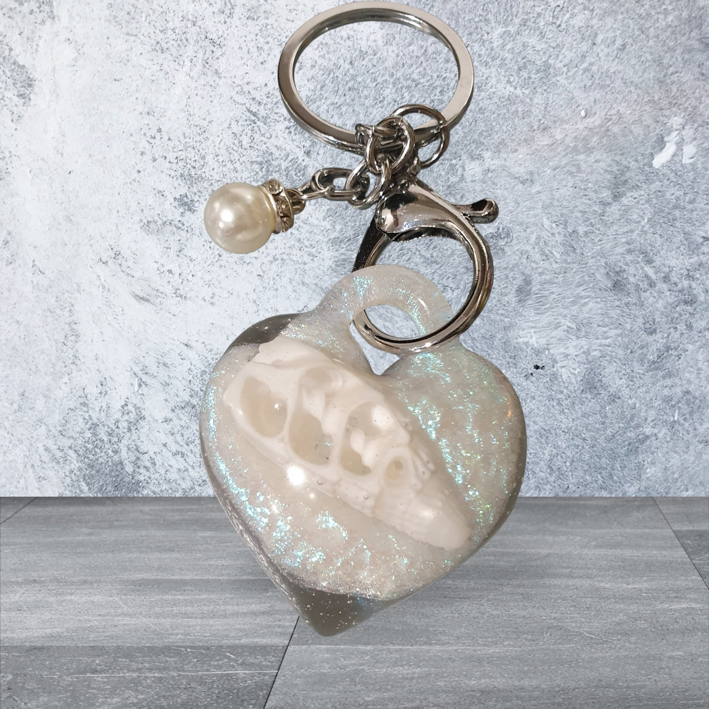 KEYCHARM Puffy Heart opal shell with pearl