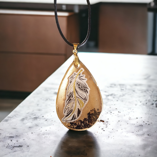 Pendant feather gold