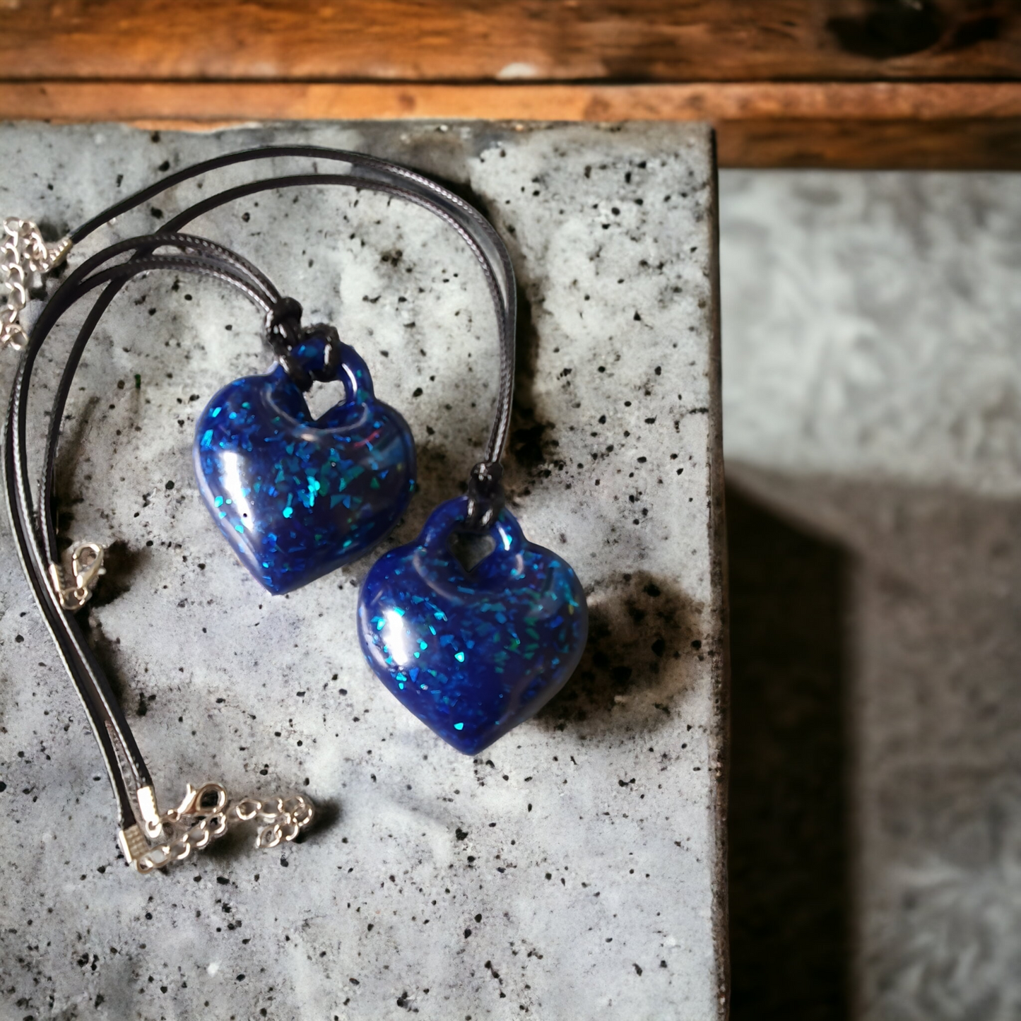 Pendant puffy heart sparkling blue 💙