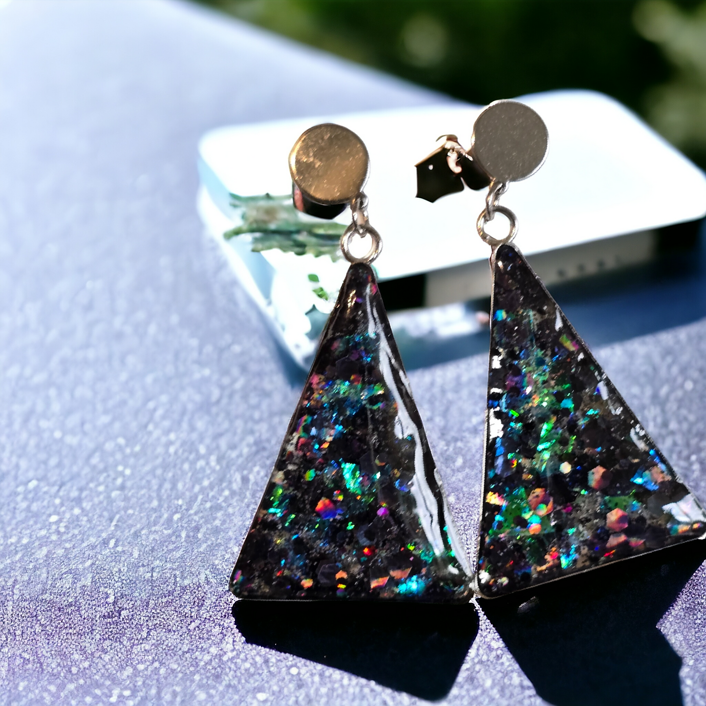 Earrings dangling triangle green, blue and black silver