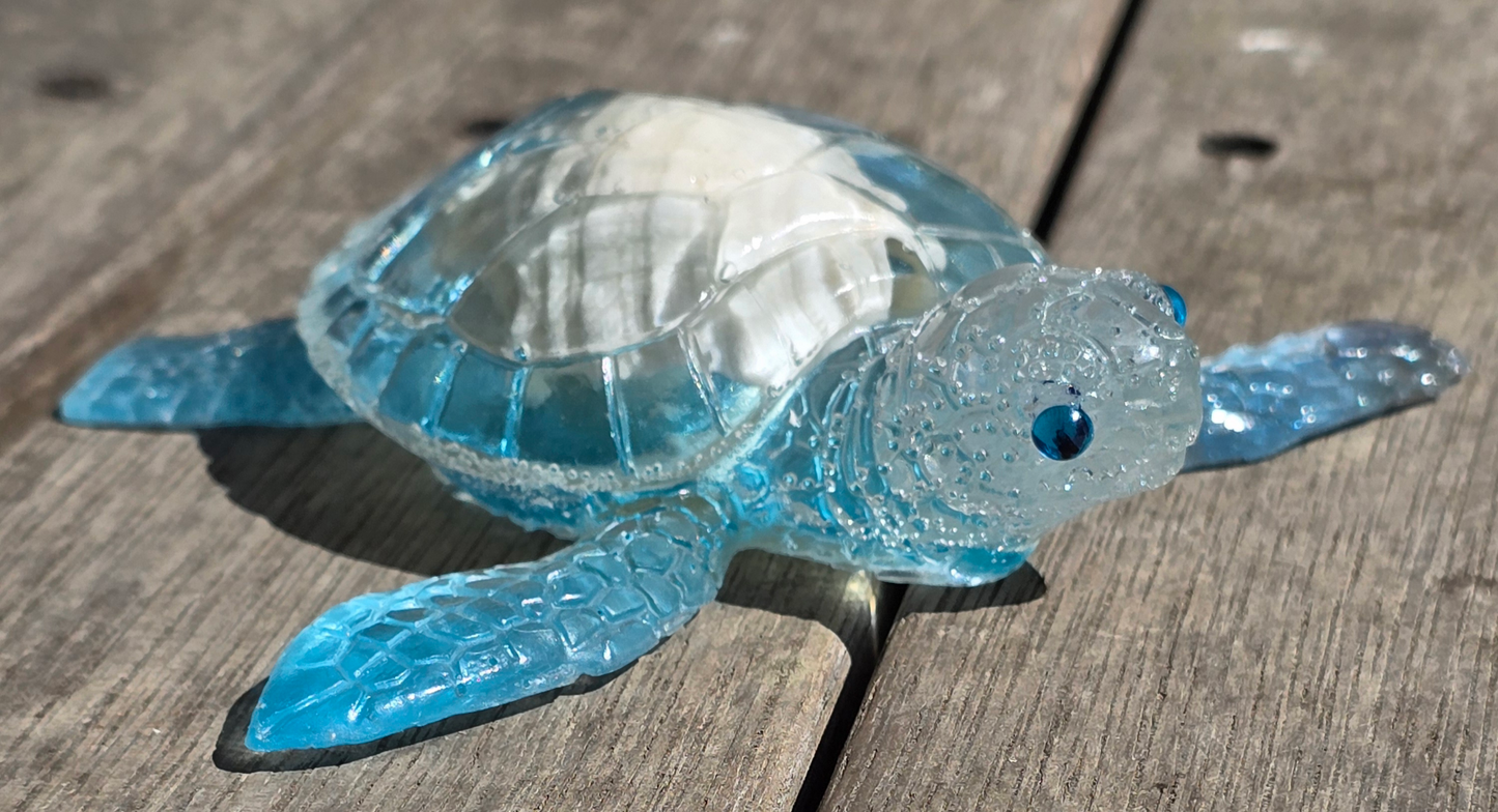 Turtle large Lt blue with white shell 14 x 12cm