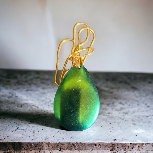 Pendant green gold