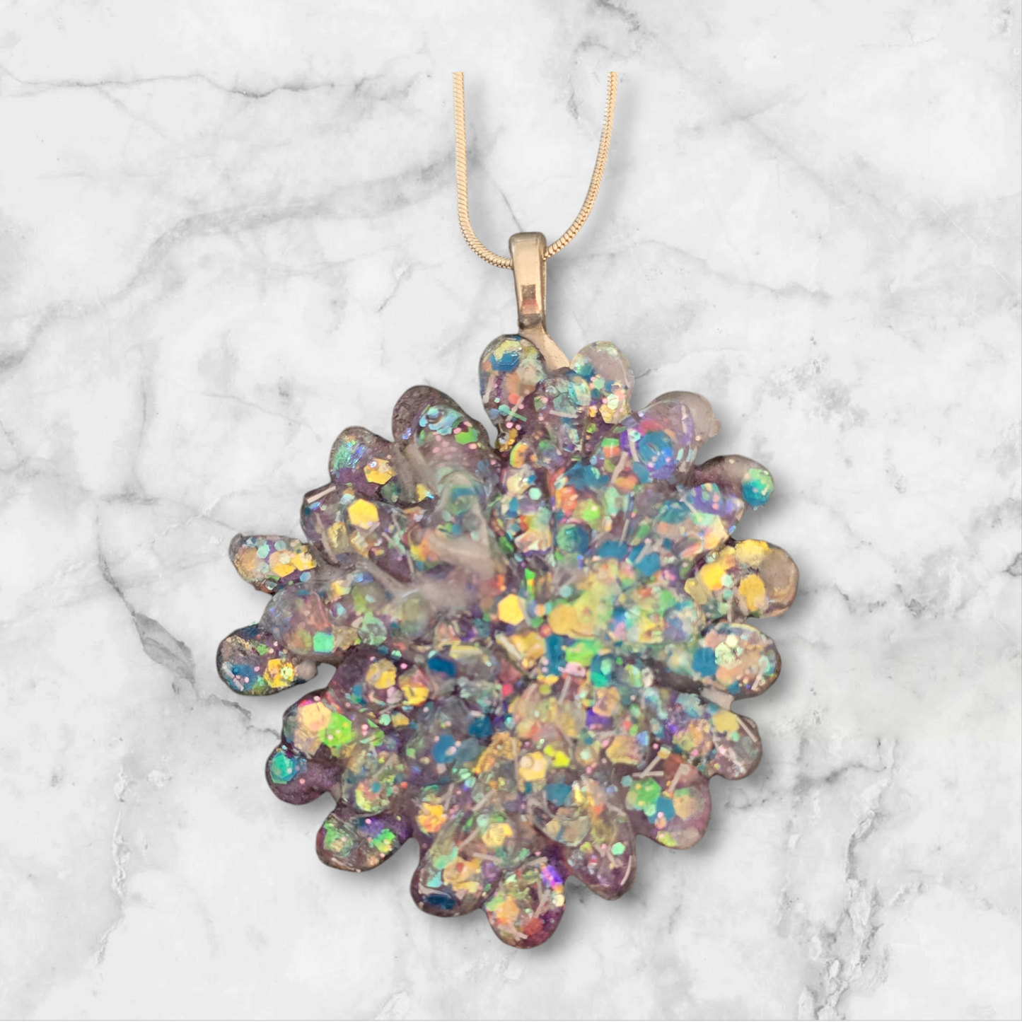 Pendant blue glitter flower