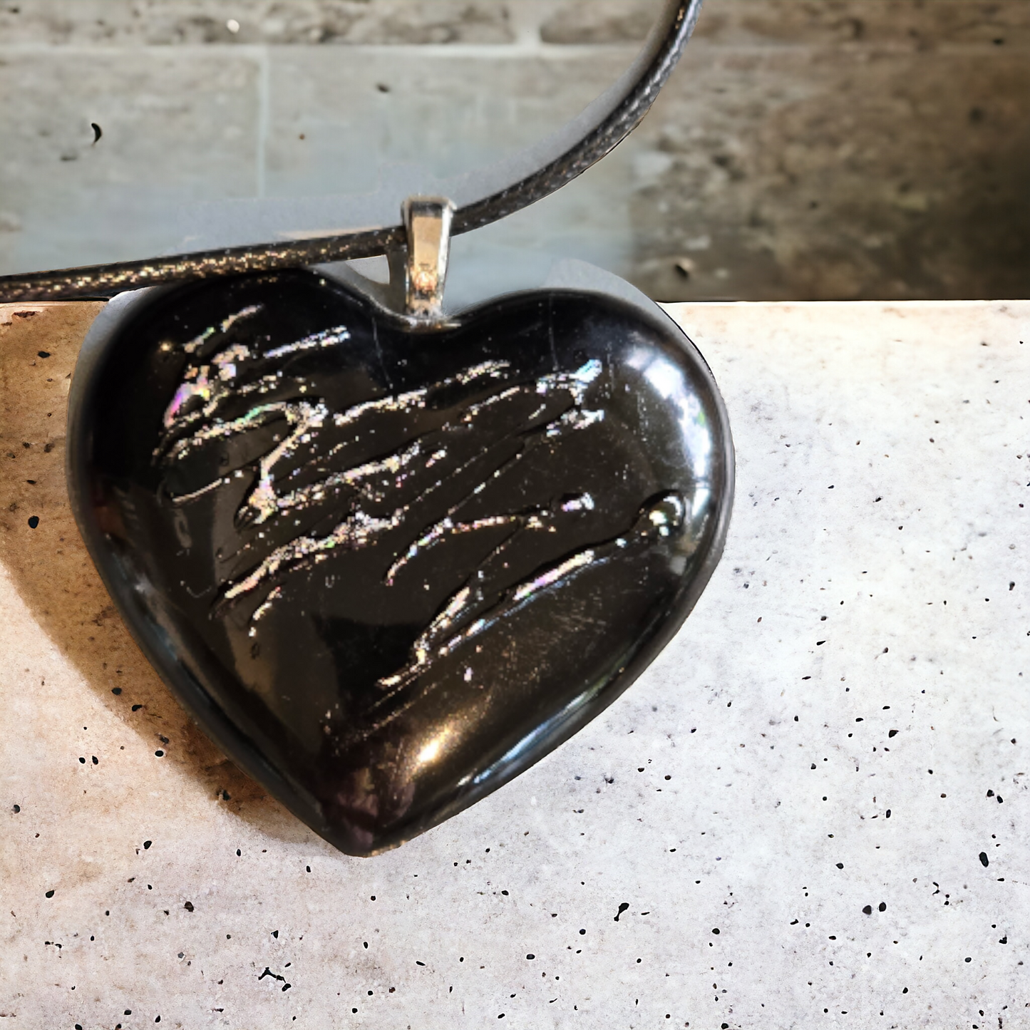 Pendant rounded heart black and silver