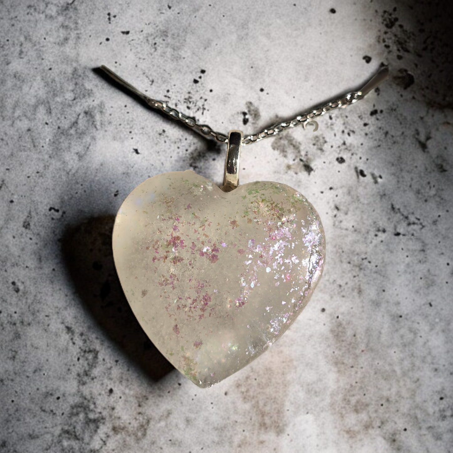 Pendant heart matt very pale pink